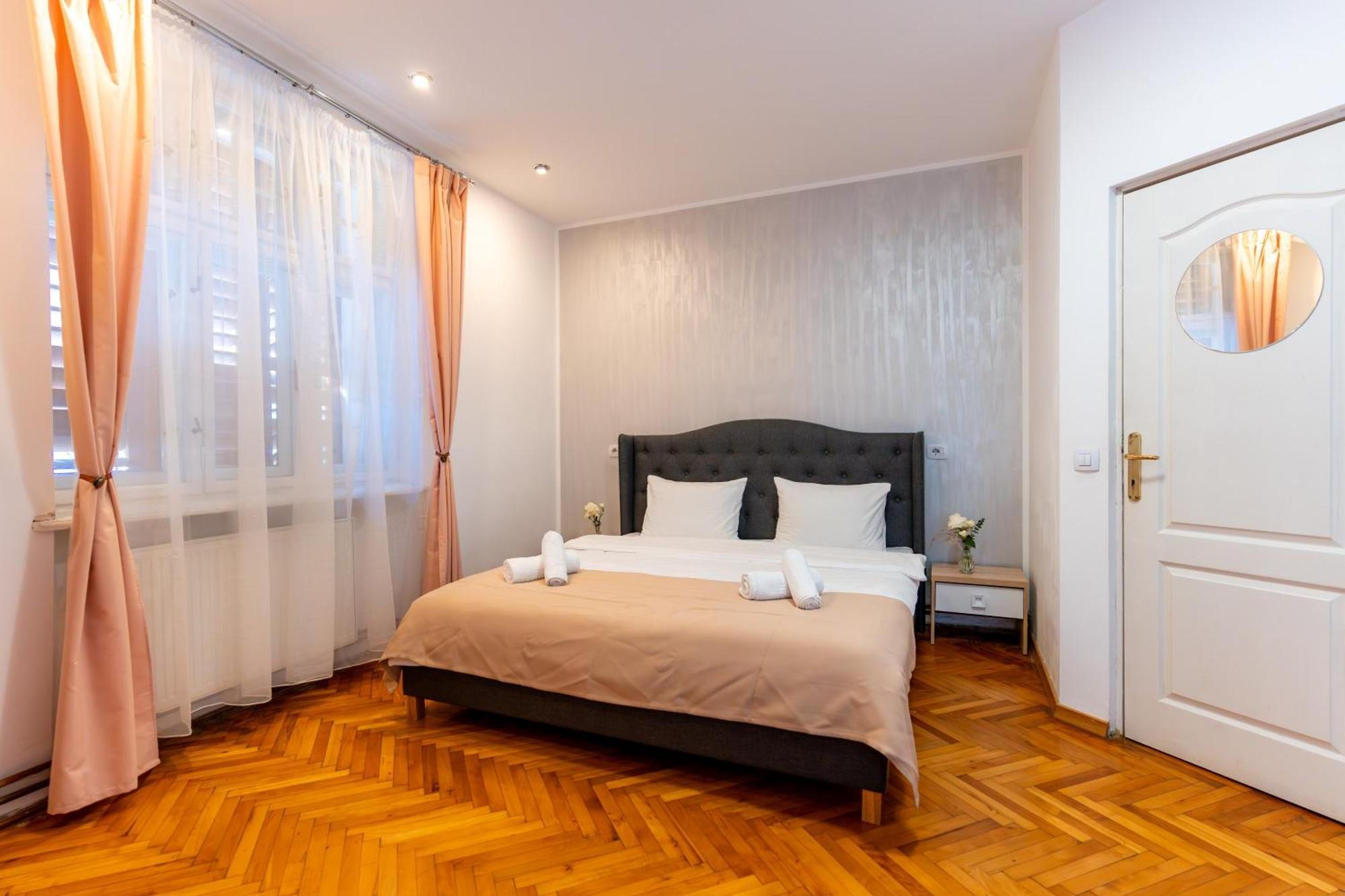 Crisan Residence - Vila Crisan Braşov Buitenkant foto