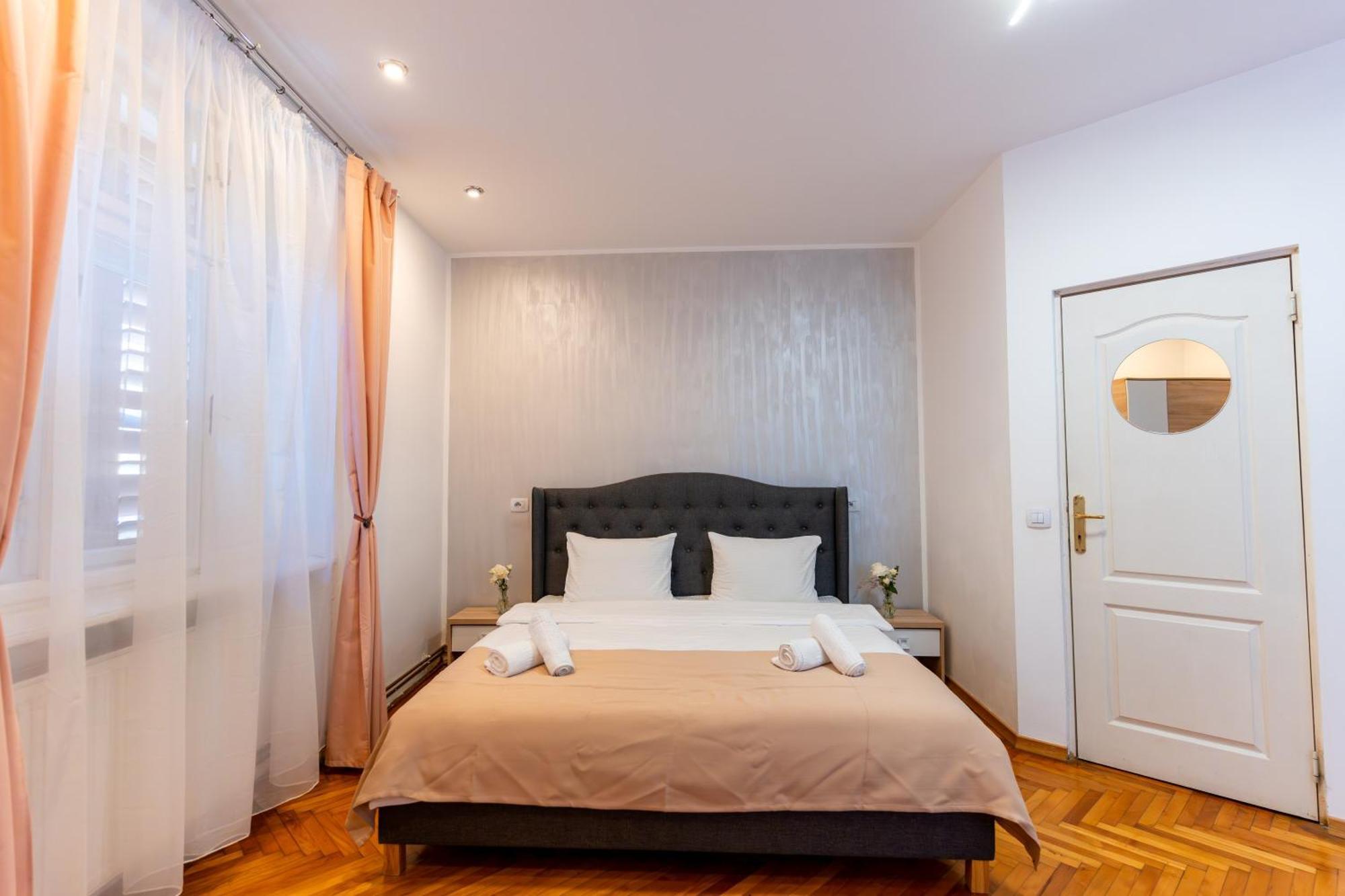 Crisan Residence - Vila Crisan Braşov Buitenkant foto